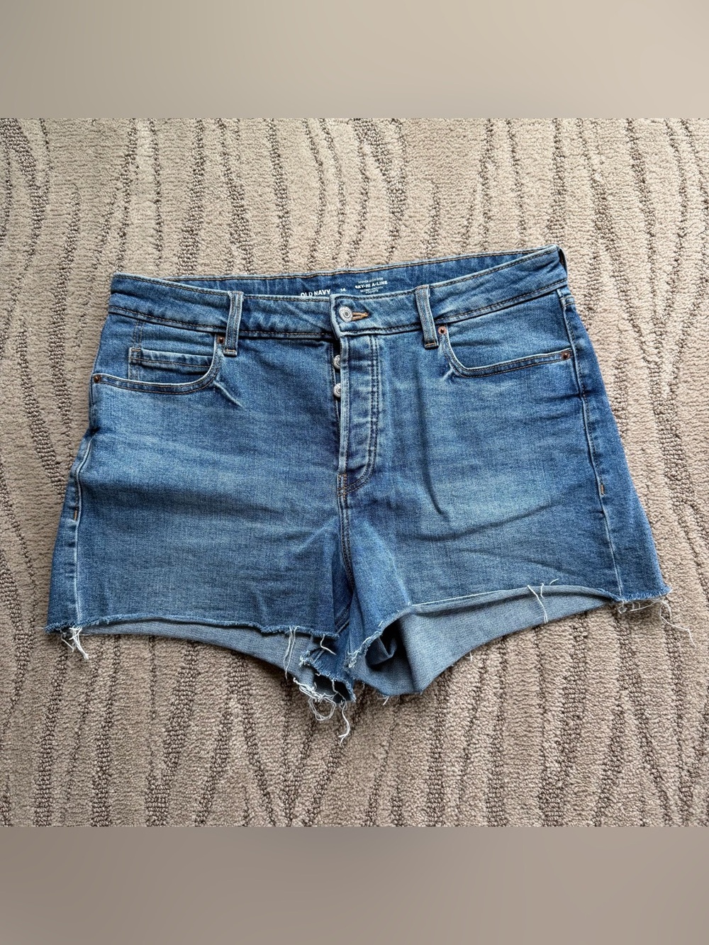 Old Navy Sky-Hi A-Line Denim Shorts Womens 14 High Rise Button Fly Raw Hem